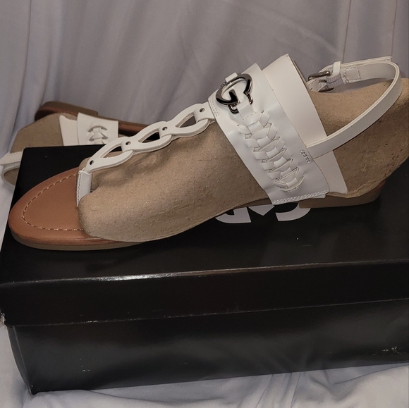 GBG Los Angeles Slingback Sandals Lovey White 8M Manmade Faux Leather - Picture 12 of 16